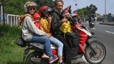 Menantang Bahaya demi Rindu Keluarga