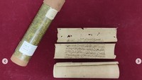 Al Khutbah fi yaum Id Al Fithri A 164. Naskah ini memiliki keunikan tersendiri. Khotbah Idulfitri ditulis dalam gulungan kertas dengan panjang 163 cm dan lebar 21,5 cm.Foto: (Dok Naskah Kuno-Perpusnas RI)