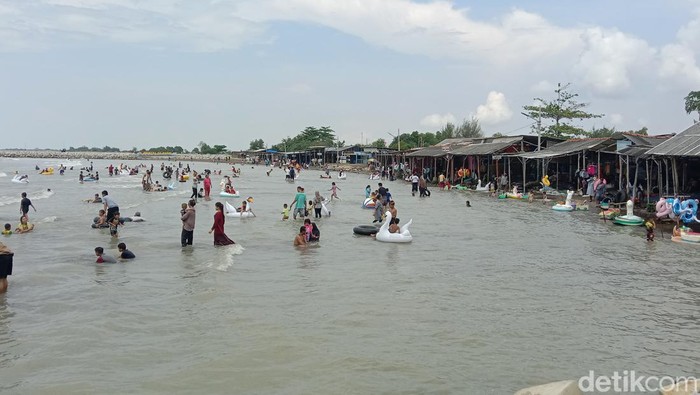 Pantai Glayem Indramayu