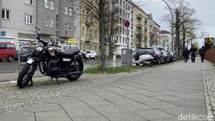 Parkir Motor di Berlin