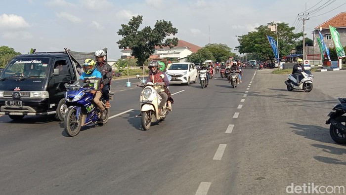 Potret arus lalu lintas di jalur arteri Indramayu
