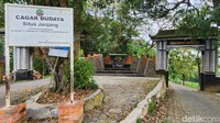 Inilah pesarean, pekunden, atau Makam Janjang. Lokasinya berada di Desa Janjang, Jiken, Blora dan di pesarean ini terdapat makam Jati Kusuma dan Jati Swara dan satu lagi adalah Putri Bleboh.
