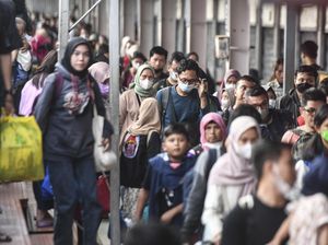 Puncak Arus Balik, 36 Ribu Penumpang Masih Berangkat dari St Gambir-Senen