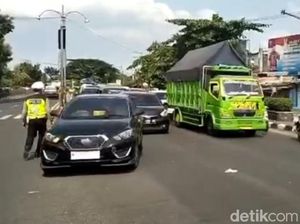 Antrean Kendaraan di Simpang Mengkreng-Kertosono Padat Merayap