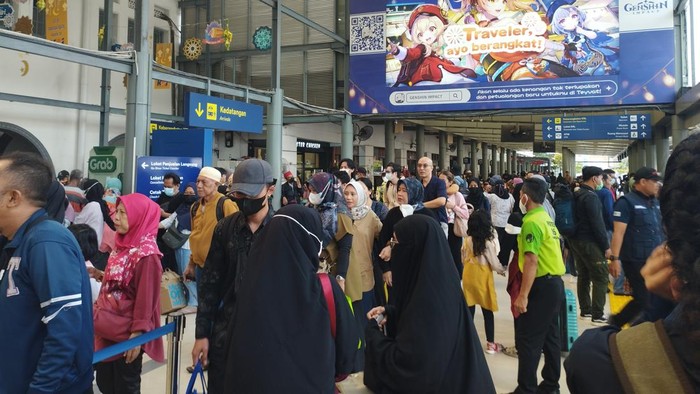 Suasana Stasiun Pasar Senen