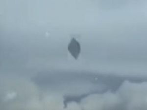 Video Penampakan UFO Sangat Jelas, Viral di Twitter