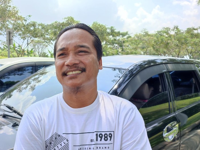 Warga Jaksel bernama Gugi tetap pilih liburan ke Puncak Bogor meski harus lewati macet panjang (Rizky/detikcom)