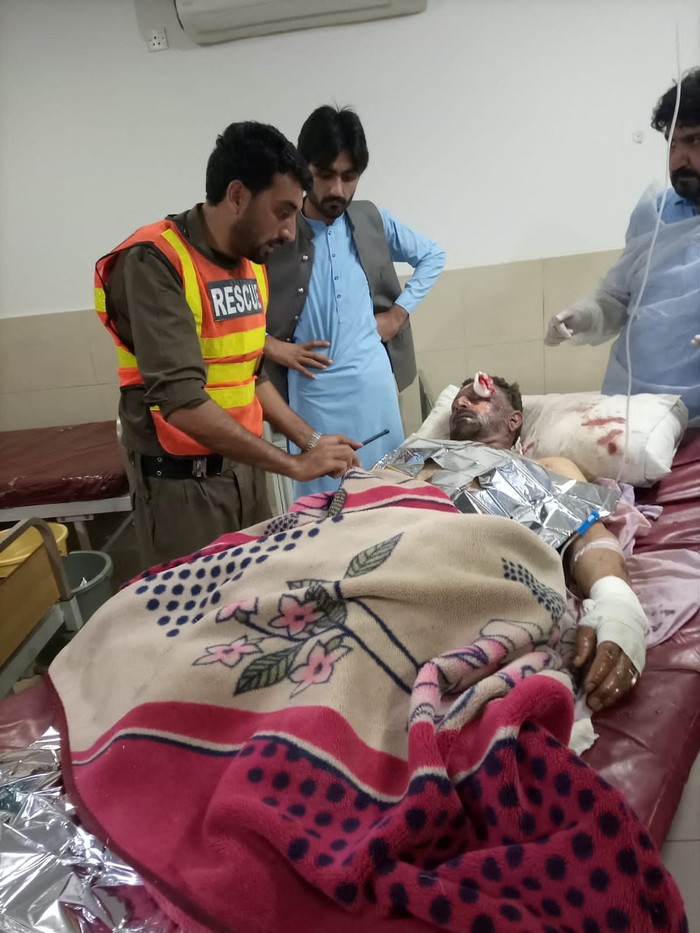 13 Orang Tewas Gegara Ledakan di Kantor Divisi Antiterorisme Pakistan Ledakan terjadi di depot amunisi kantor polisi divisi antiterorisme Pakistan. Akibatnya 13 orangtewas dan 50 lainnya terluka.