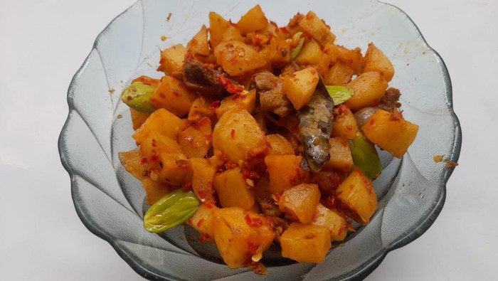 Cara memasak kentang balado basah yang enak