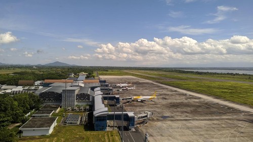 AirNav Indonesia cabang Lombok siap memperpanjang jam operasional jika diminta maskapai merespons hiruk pikuk penerbangan saat arus balik.