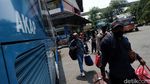 Arus Balik, Pemudik Mulai Berdatangan di Terminal Kampung Rambutan