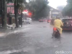 Bandung Hujan Deras, Hati-hati Banyak Genangan