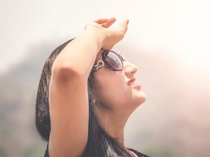 Awas! Paparan UV di Tengah Terik Mentari Tingkatkan Risiko Katarak