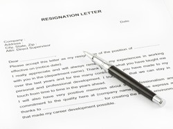 5 Contoh Surat Resign Karyawan dengan Alasan Pindah Kerja hingga Berbisnis