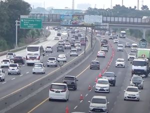 Polisi Hentikan Penerapan One Way dan Contraflow di Tol Cikampek