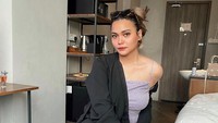 Dinda Safay kembali membuat kontroversi dengan cara membuat hand sanitizer dengan bahan yang bukan standar WHO. Foto: Instagram Dinda Safay