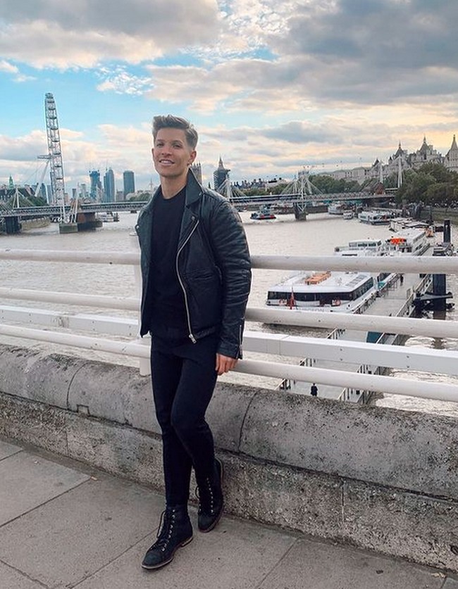 Jake kemudian menulis di Instagram tentang kritikan yang diterimanya. Jake mengaku menerima kritikan, namun dia juga ingin agar masyarakat lebih memahami dengan perbedaan dan inklusivitas. Foto: dok. Instagram/@jakedupree