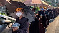 Gelombang panas menghantam beberapa negara di Asia, paling parah terjadi di negara-negara Asia Selatan, selama sepekan terakhir. (Sai Aung Main/AFP via Getty Images)  