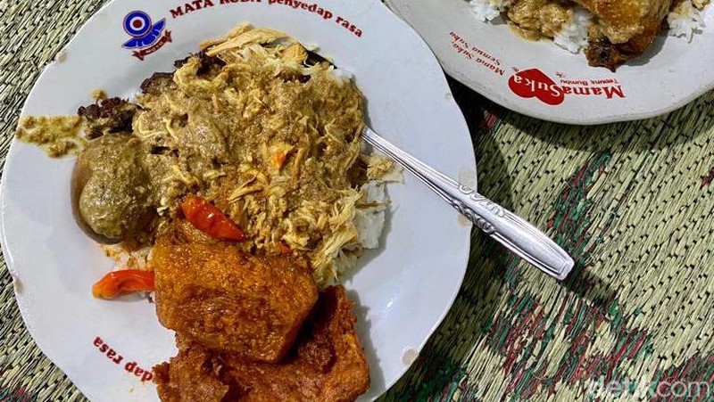 7 Gudeg Mercon Terkenal Enak di Jogja, Pedas Nikmatnya Bikin Nagih!