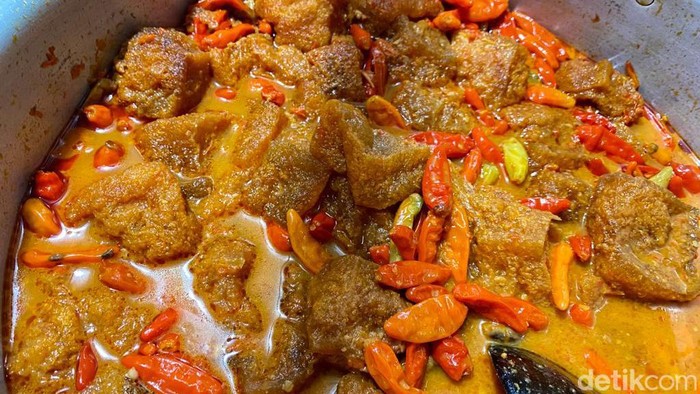 Gudeg Bromo: Pedas Nonjok! Nasi Gudeg Plus Krecek Buatan Bu Tekluk