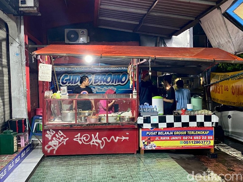Gudeg Bromo: Pedas Nonjok! Nasi Gudeg Plus Krecek Buatan 'Bu Tekluk'
