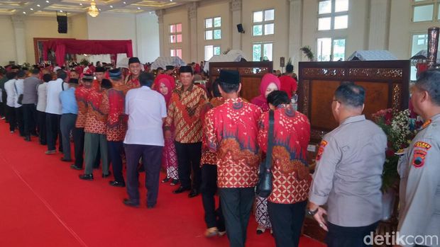 Ribuan orang hadir di acara halalbihalal di Grha Bung Karno Klaten.