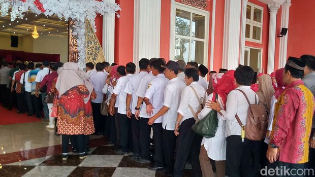 Ribuan orang hadir di acara halalbihalal di Grha Bung Karno Klaten.