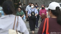 Ajakan itu ditujukan Jokowi untuk masyarakat umum termasuk ASN dan TNI-Polri. Cara penundaan itu, lanjut Jokowi, bisa dikelola dengan pemberian cuti tambahan.