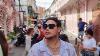 Tak ambil pusing dengan candaan netizen. Ivan Gunawan lebih pilih kulineran sambil berlibur di Bangkok, Thailand. Foto: Instagram @ivangunawan