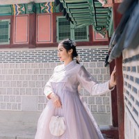 Seolah ingin memamerkan bentuk hidung barunya, Jedar pun terlihat lebih banyak berpose menyamping. Fotonya hadap samping semua...biar hidung barunya kelihatan...ya kak, komentar salah seorang netizen. Foto: Instagram/@inijedar