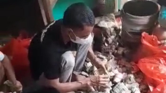Kakek Sebatang Kara di Serang Simpan Duit hingga Rp Rp 100 Juta
