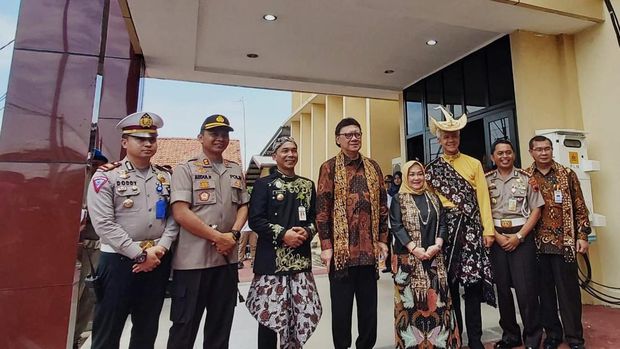 Kompol Doddy Triantoro dan layanan perpanjangan SIM drive thru Polres Batang