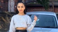 Kepolisian Inggris, merilis foto mugshot Mahek Bukhari, influencer TikTok, yang didakwa membunuh Saqib Hussain dan Hashim Ijazuddin. (Foto: Getty Images)