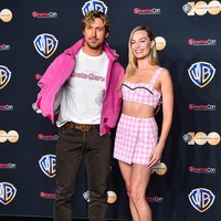Sesuai dengan tema ‘Barbie’, warna pink menjadi andalan kedua bintang utama film yang diadaptasi dari boneka terlaris di dunia itu. (Foto: Alberto E. Rodriguez/Getty Images for CinemaCon)