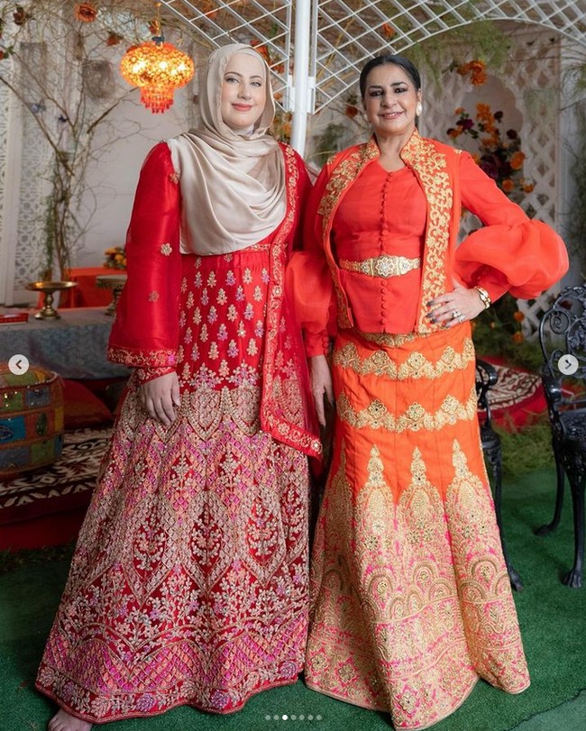 Lebaranan juga ga lengkap..belum ada si kembarannya 😢 Lagi menungggu mereka fotbar bareng, Ya allah kygnya masih belum akur antar kakak adik dan kembaran, seddiiih 😢😢 komentar sejumlah netizen di bawah unggahan Tasya dan Tasyi. Foto: Instagram