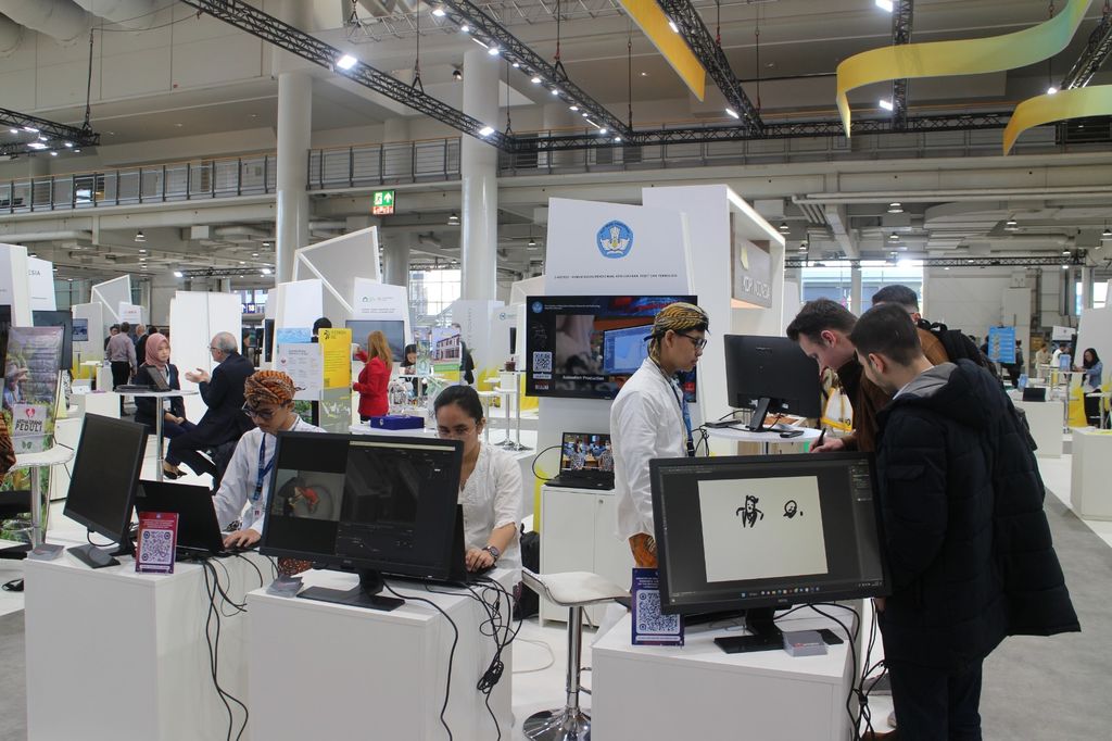 Pameran karya animasi SMK RUS Kudus, Jawa Tengah di Hannover Messe 2023, Jerman.