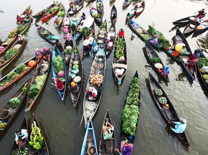 5 Pasar Unik di Asia, Terapung di Sungai hingga Ada di Pinggir Rel Kereta