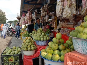 Mangga Jadi Primadona Pemburu Oleh-oleh di Indramayu