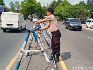 Arus Lalin di Jalan Jogja-Solo Klaten Mulai Surut, Barikade Median Dilepas