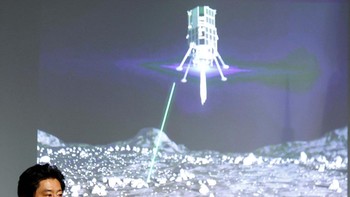 Robot Hakuto-R, yang dioperasikan perusahaan yang berbasis di Tokyo itu bertujuan menjadi pesawat ruang angkasa swasta pertama, dan kendaraan buatan Jepang pertama, yang pernah mendarat dengan lembut di bulan. Namun, hal itu tampaknya tidak terjadi. ispace kehilangan kontak dengan Hakuto-R yang telah diinstruksikan mendarat dengan lembut di tanah bulan pukul 23.40 WIB. Foto: Getty Images
