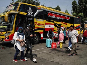 Dukcapil Catat Penduduk Pindah dari Jakarta Melonjak, Pendatang Menurun