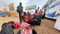 Hingga kini, perang saudara itu telah menewaskan setidaknya lebih dari 400 orang termasuk 9 anak-anak.