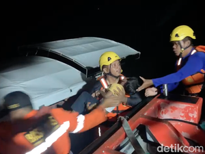 Mesin Kapal Mati, 21 Wisatawan Terombang-ambing di Perairan Rupat