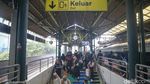 Puluhan Ribu Pemudik Via Kereta Tiba di Ibu Kota