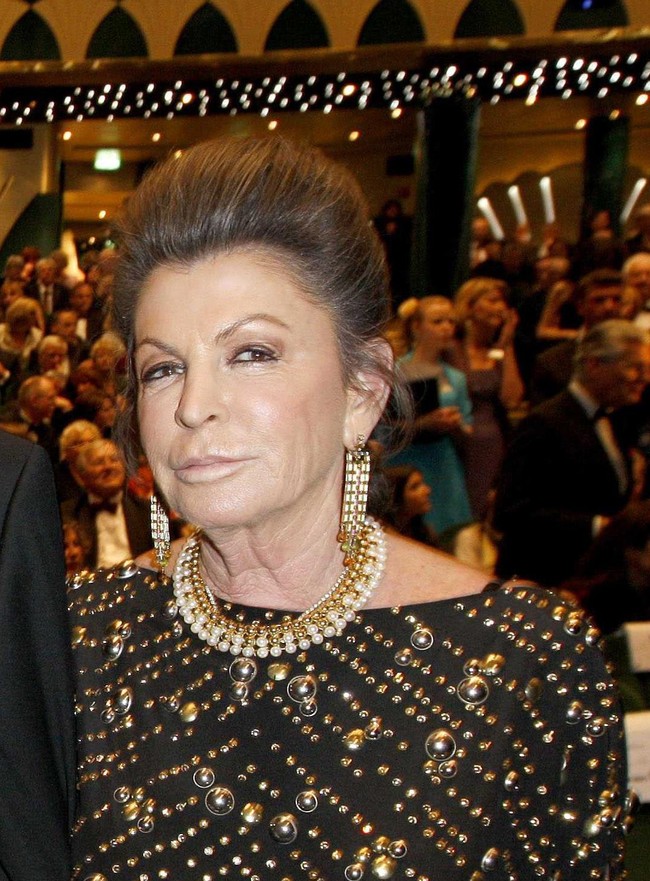 6. Rafaela Aponte-Diamant – US$31 miliarBersama suaminya, Rafaela membangung industri pengiriman di era 70an. Kini mereka adalah pemilik saham terbesar dari perusahaan MSC. Wanita 78 tahun asal Swiss itu disebut membantu mendekorasi kapal-kapal MSC selagi sang suami jadi chairman.Foto: Twitter @giacomotognini