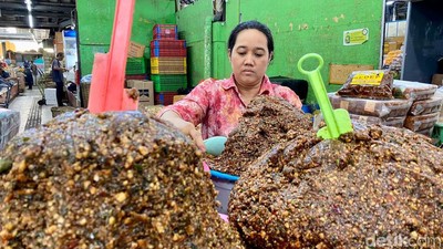 Seru! Jajan Bumbu Pecel hingga Es Dawet Telasih di Pasar Gede Solo