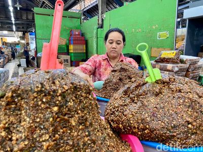 Seru! Jajan Bumbu Pecel hingga Es Dawet Telasih di Pasar Gede Solo