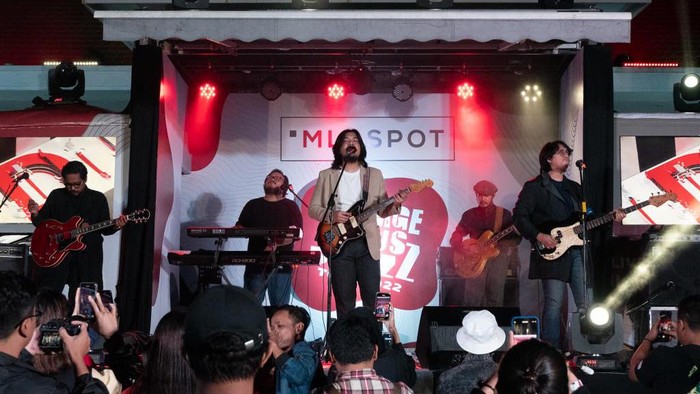Stage Bus Jazz Tour akan hadir di delapan kota.