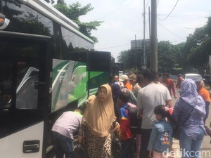 Arus Balik, Begini Kondisi Terminal Kampung Rambutan hingga Stasiun Senen
