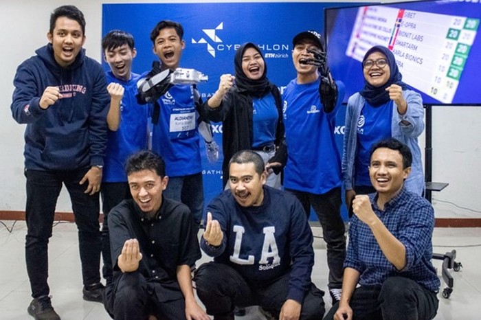 Tim ITB Peringkat 5 dalam CYBATHLON Challenges 2023.